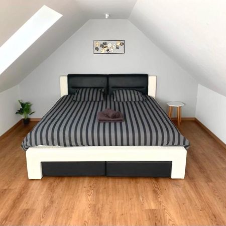 Loft Evasion , Parking Gratuit , 5 Min Auxerre Appartement Monéteau Buitenkant foto
