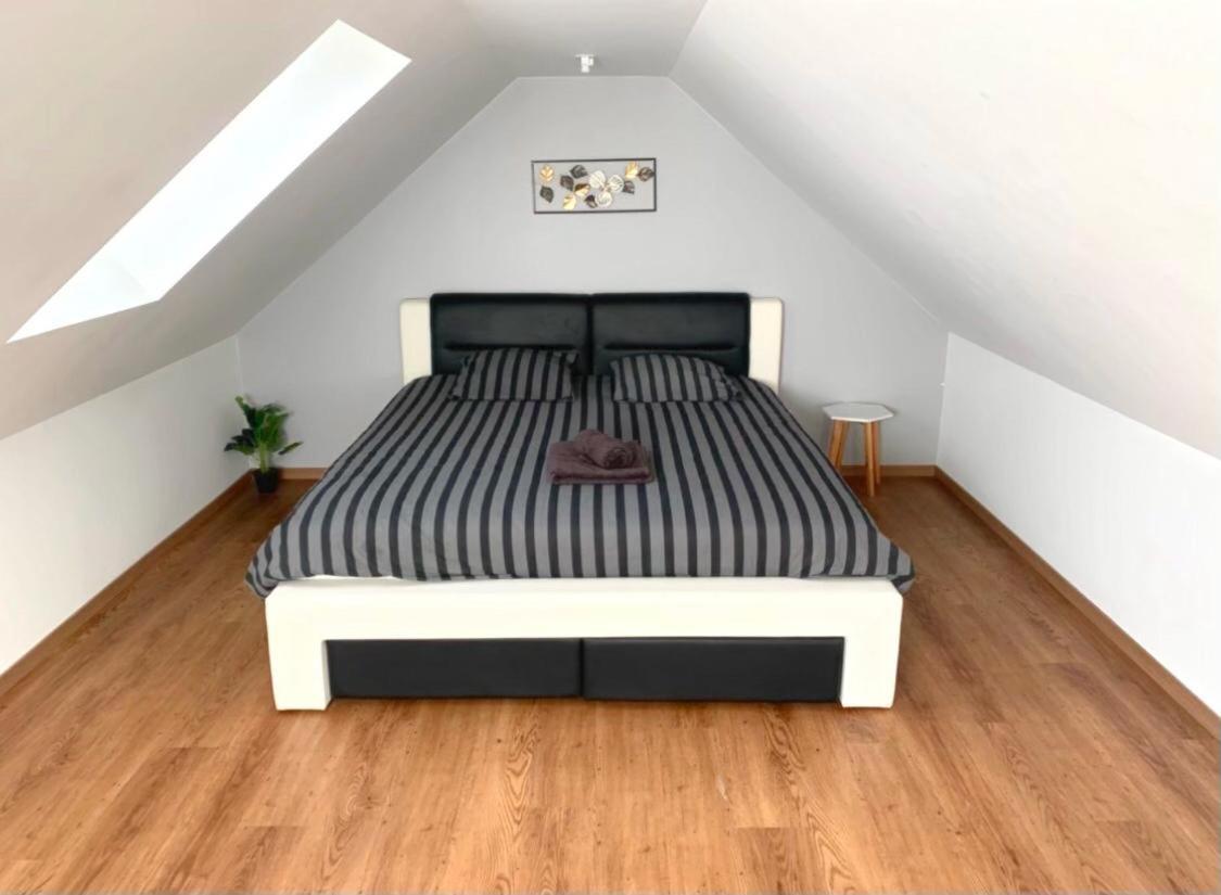 Loft Evasion , Parking Gratuit , 5 Min Auxerre Appartement Monéteau Buitenkant foto